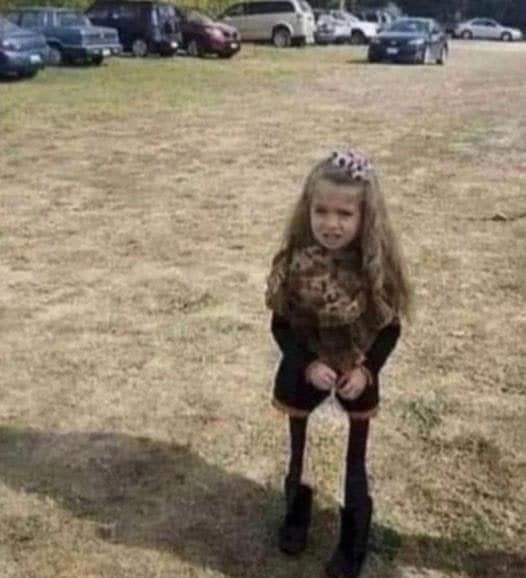 Mom Shares Park Photo of Her Daughter on Facebook, Sparking Concern Among Viewers