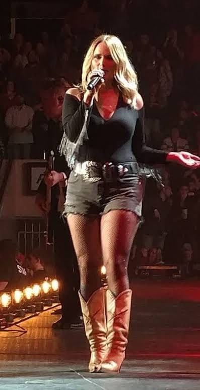 ‘We Left. As Did LOTS of the Crowd’: Fans Shame Miranda Lambert for Her Behavior at Montana Festival – What Happened?